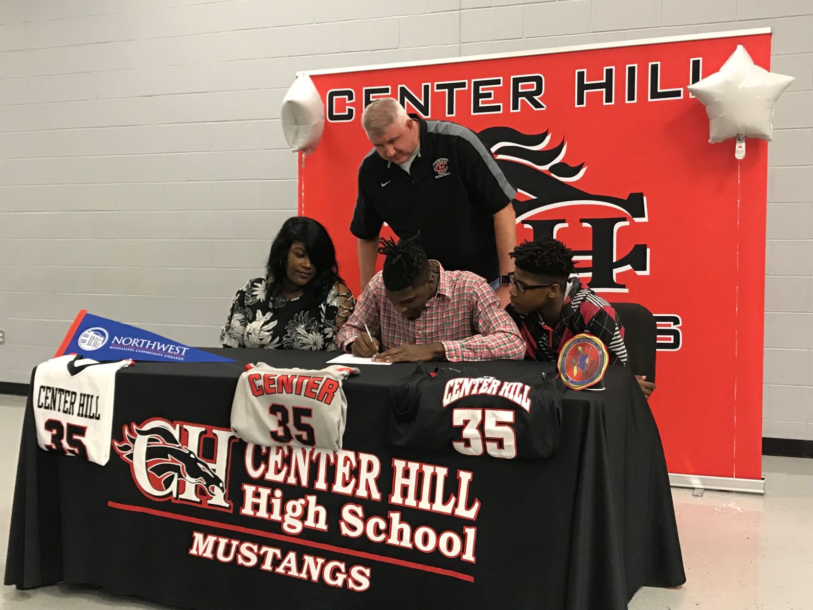 Center Hill's Dorsey signs with Northwest